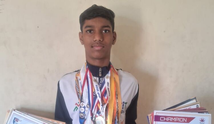 Help A 16-Year-Old Indian Yoga Prodigy Represent India In Malaysia - Ketto