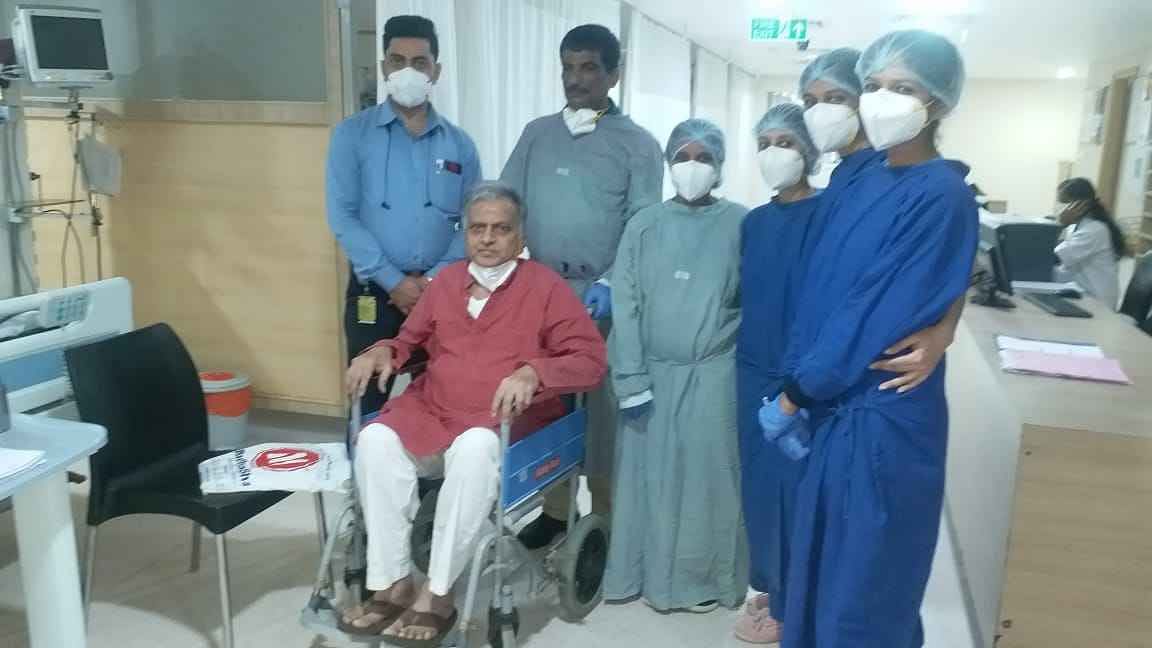 touching-story-of-an-oldest-corona-warrior-offer-a-helping-hand-to